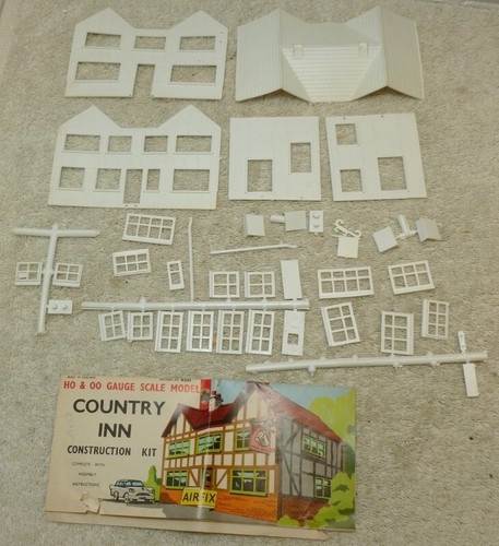 Airfix oo gauge country - &,
