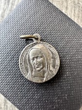 Ex Indumentis Raphaela Relic