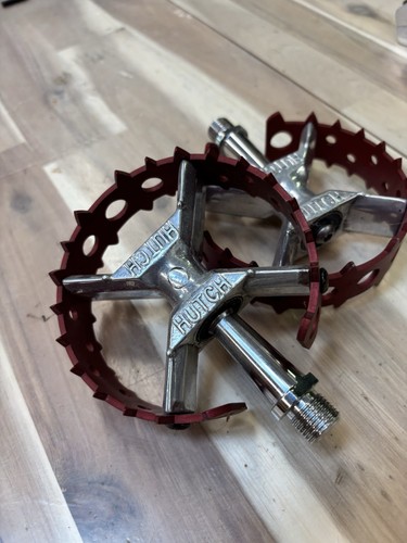 Hutch bear trap - bear, pedals