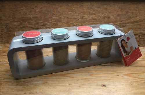 Lovely pale grey - pale, spice