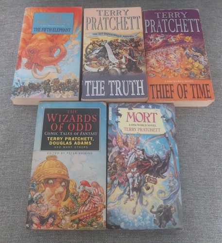 Terry pratchett paperback - terry,