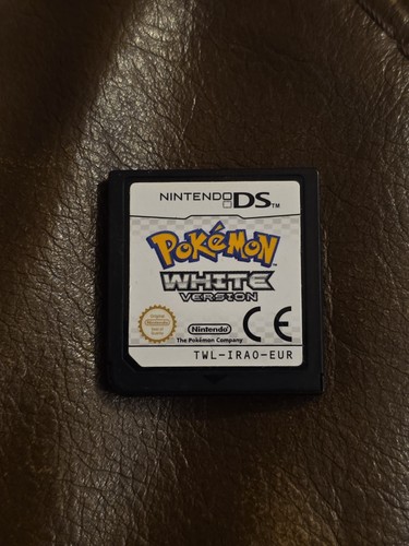 Pokemon white version - pokemon,