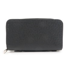 Louis Vuitton Taiga Zippy