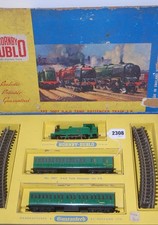 HORNBY DUBLO  0-6-0 SR TANK PASSENGER SET IN BR GREEN LIVERY