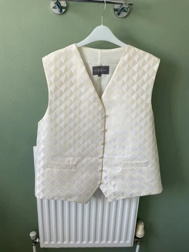 White cream gold patterned - white,