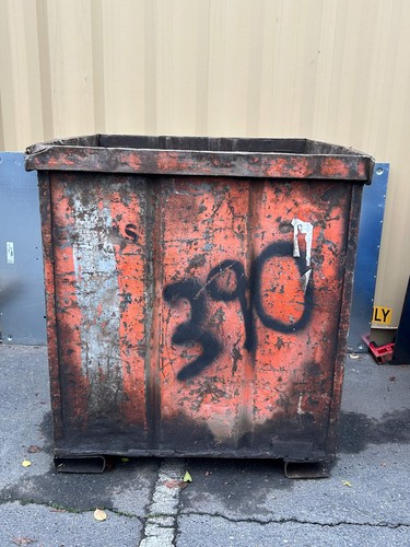 Orange metal square - bin, 48