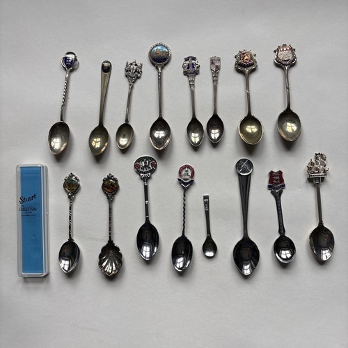 Vintage souvenir teaspoons x16 - vintage,