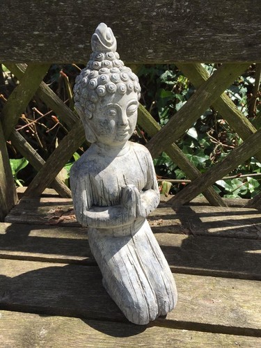 Kneeling buddha statue - statue, garden