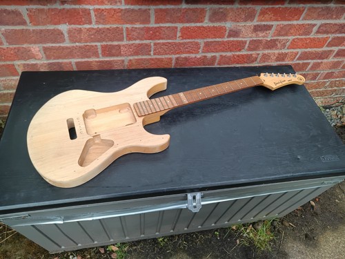 Yamaha pacifica 012 - yamaha,