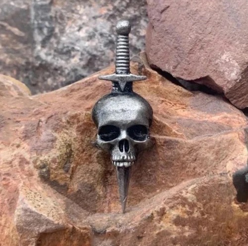 Skull biker rocker pin badge - rocker,