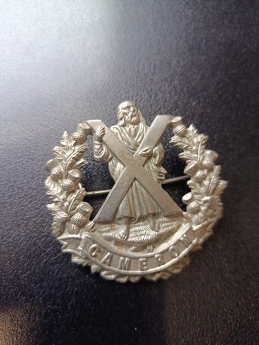 Cameron highlanders cap badge - cap,