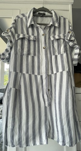 Black and white striped - striped, short