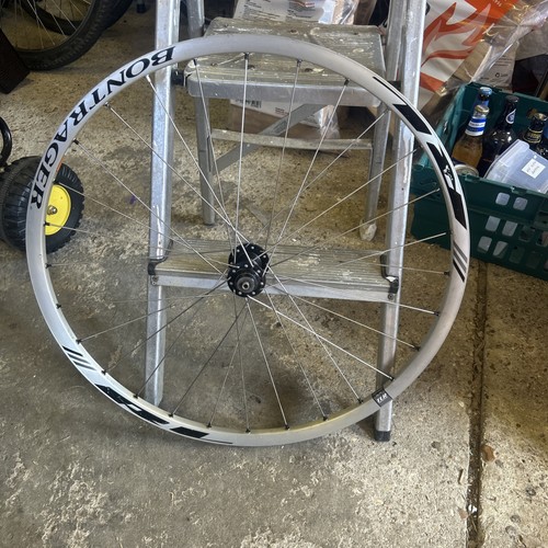 Front wheel bontrager - front,