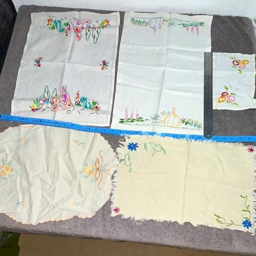 Group vintage embroidered - of,