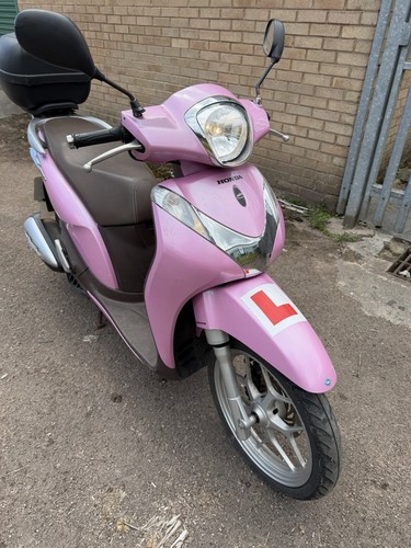 Honda 125cc moped - 125cc,