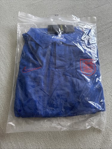 Nike england kit with shorts - england,