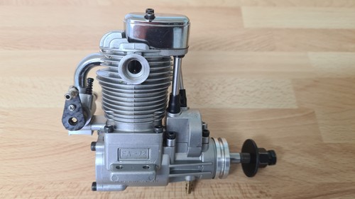 Saito engine hemi - hemi-head, 4