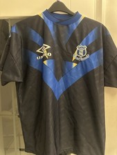 Everton umbro 1994/1995 training shirt size large mens. In good condition.