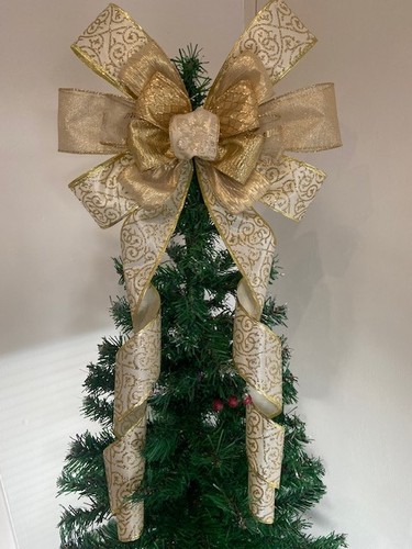 Cream gold christmas - &,