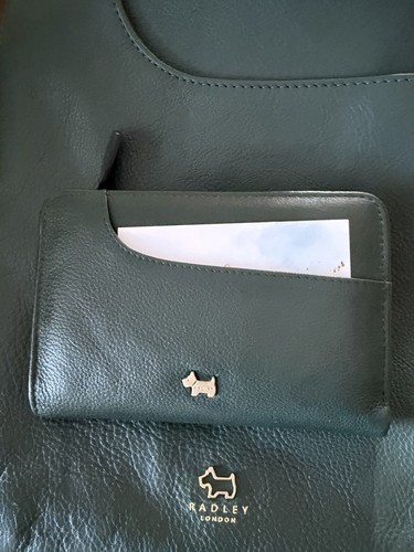 Authentic pre loved - pre,