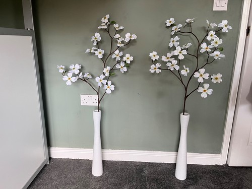 Two tall vase with - , artificial