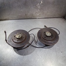 Renault Clio Mk2 182 2001-2006 PAIR of Rear Wheel Hubs & Bearings inc Stubs