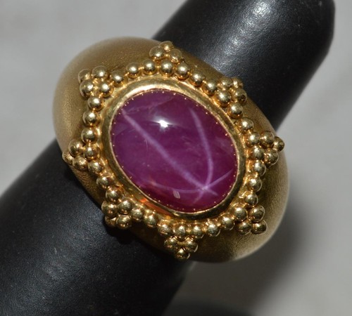 Very heavy 18ct gold - very, star