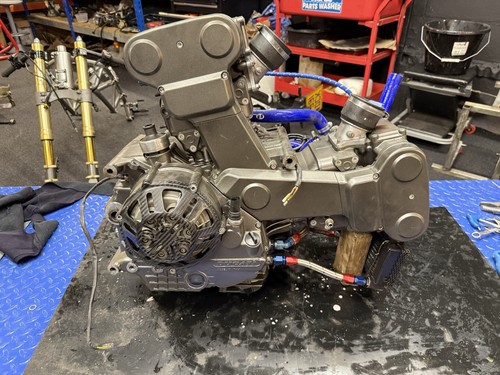 Ducati 916 strada engine - ducati,
