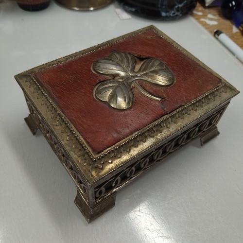 Vintage metal trinket - vintage,