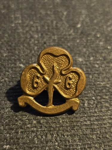 Vintage girl guide badge - girl,