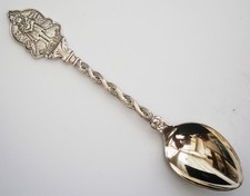 SW39) Welsh Lady Traditional Dress Wales vintage souvenir collectors spoon