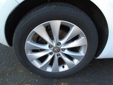 13 VAUXHALL ASTRA GTC 2.0 SRI OFFSIDE FRONT HUB & BEARING 11-18 BREAKING CAR