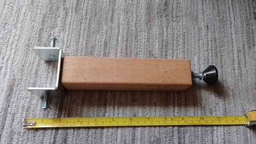 Adjustable support for bed