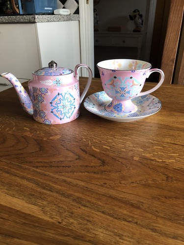 Matching teapot cup and - t2,