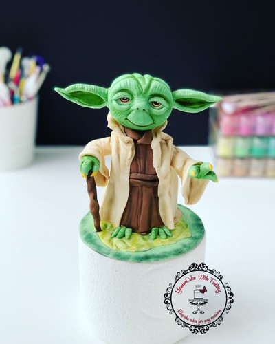 Yoda edible cake topper - yoda,