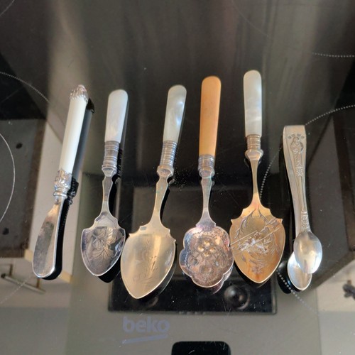 Lot collectable berry - berry, spoons