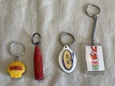 VINTAGE 1950s -60's DUCKHAMS ESSO SHELL BP PETROL / OIL STATION KEYRING CAR FOB