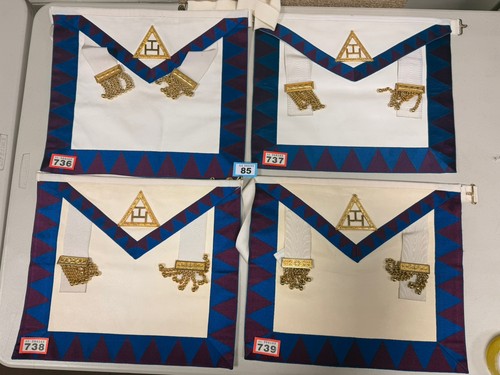 Masonic regalia royal arch - -,