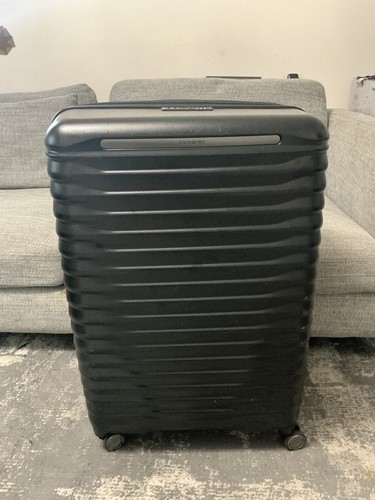 Samsonite black hard shell - samsonite,