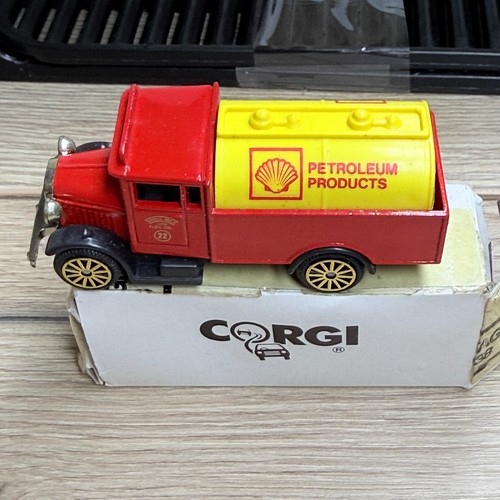 Corgi morris truck - corgi,