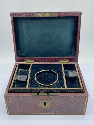 Antique tooled leather gilt - leather,