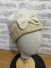 Knitted beanie hat 20s style