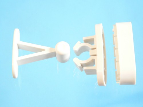 Caravan door static retainer - caravan,