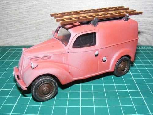 Scale fordson eo4c van - 1/32,