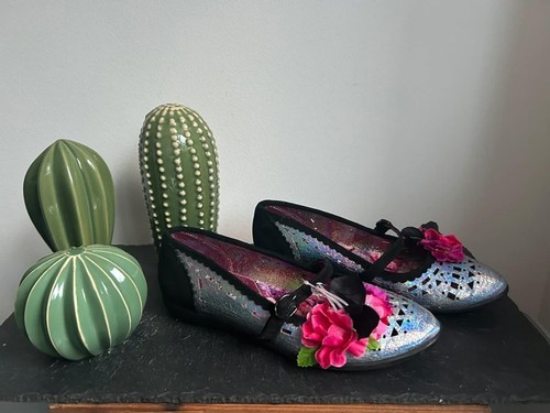 Gorgeous flat shoes - , by