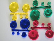 PACK OF 5  PLASTIC GEARS COGS AND GEAR RACK VARIOUS COLOURS