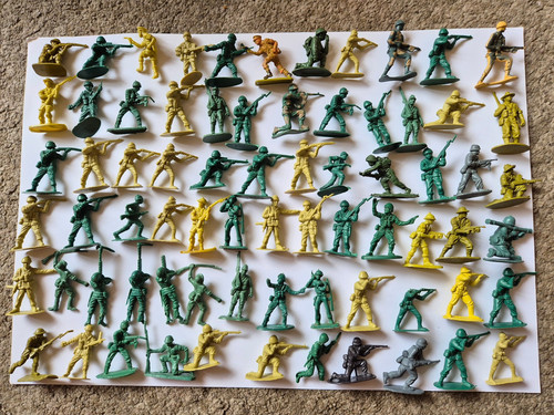 Plastic toy soldiers guns - soldiers,