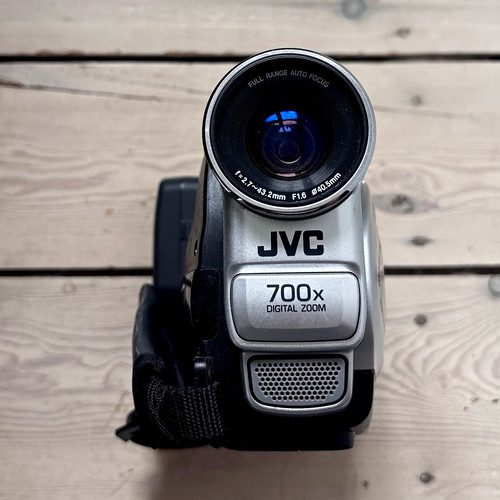 Jvc ax700 vhs camcorder - gr-ax700, vhs-c