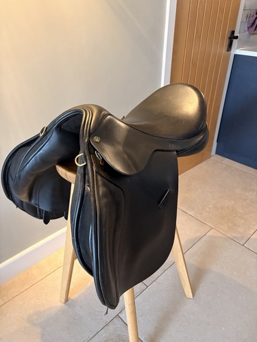 The crown saddles walsall