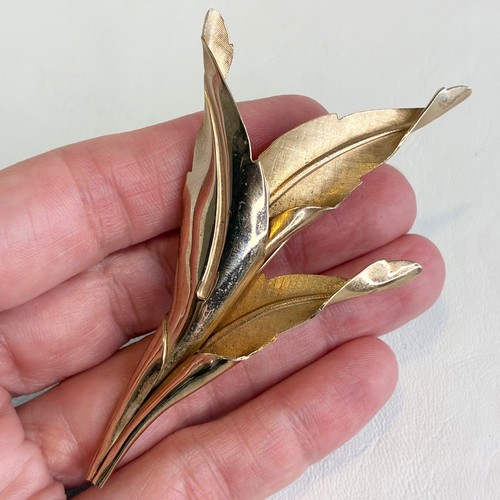 Vintage gold tone leaf posy - vintage,
